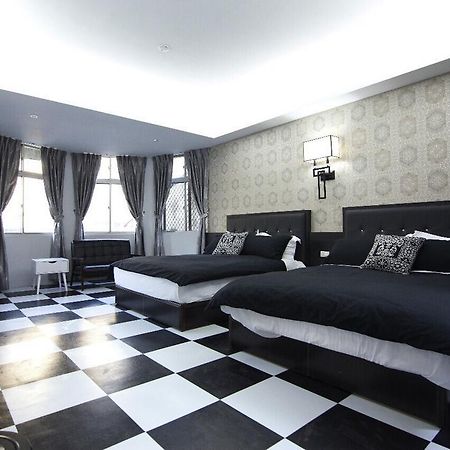 Chao Daily Rent Hotel ไถหนาน ภายนอก รูปภาพ